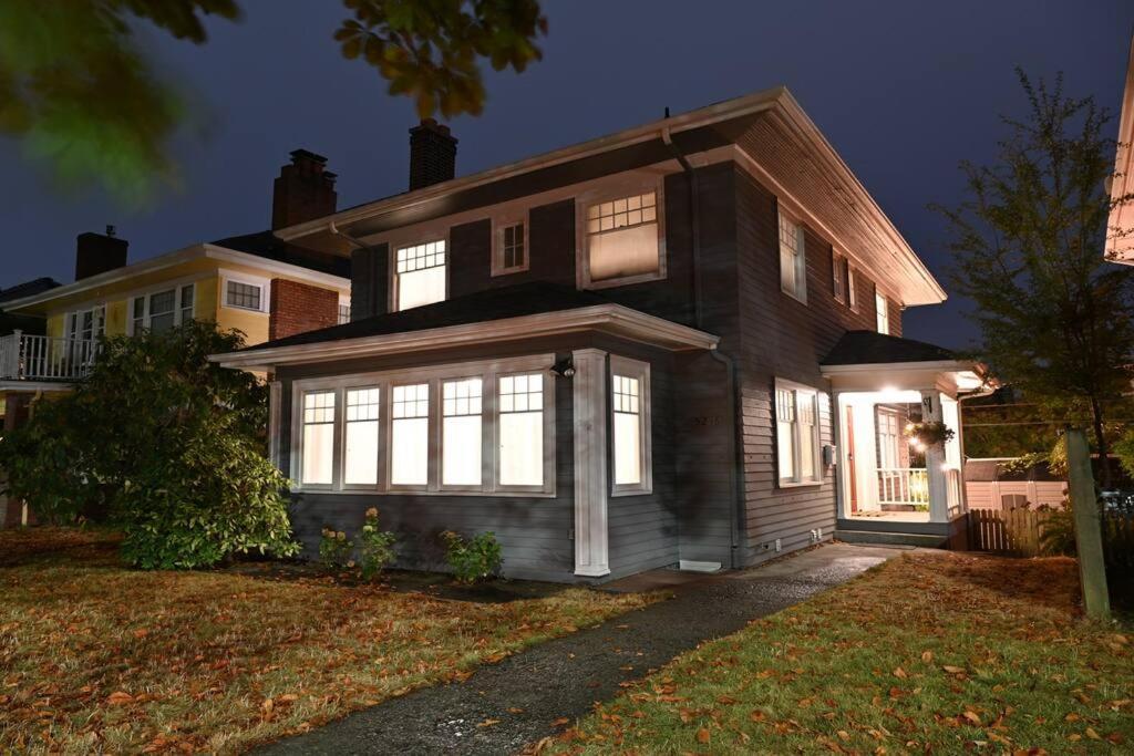 U-District Warmth 8 Mins Walk To Uw Villa Seattle Buitenkant foto