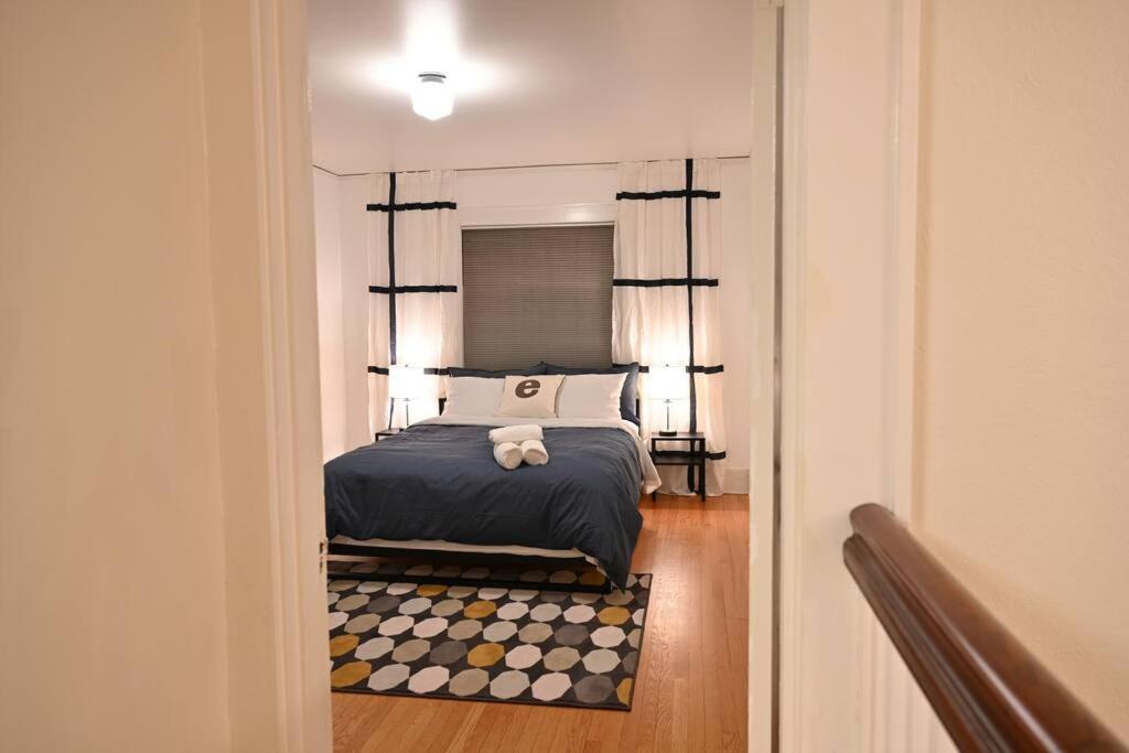 U-District Warmth 8 Mins Walk To Uw Villa Seattle Buitenkant foto